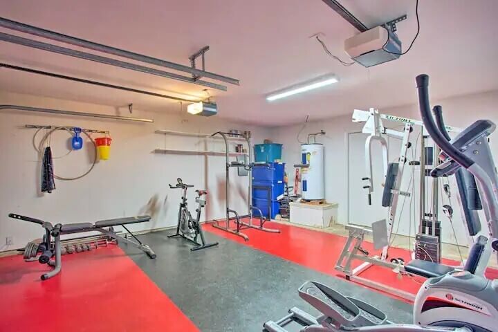 Elegant Home with Pool Gym 04mi to Lake