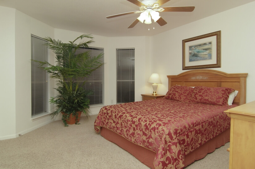 Clear Lake Furnished 1/1 Condo on Water