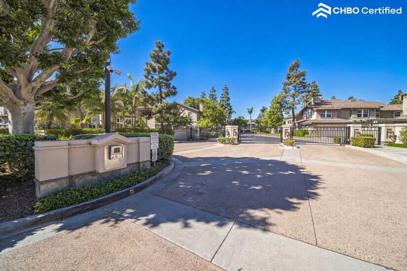 Cozy Condo Located Near the Beach