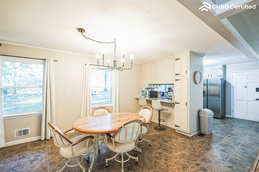 dinette and counter seating