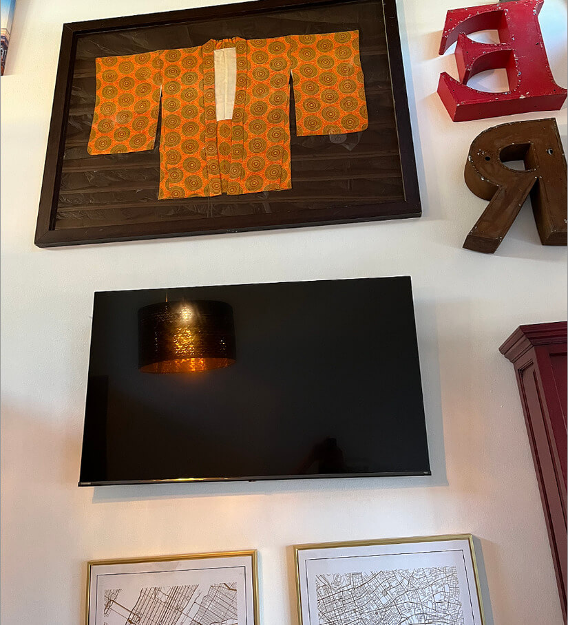 Artsy Classy Beach Side Loft w Amenities