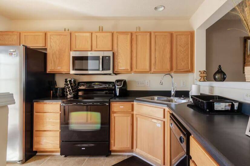 Full-Service Kitchen features an Over-the-Ran