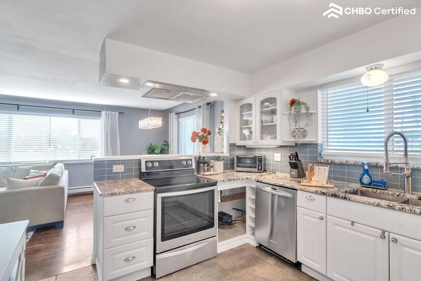 Fully Stocked Kitchen