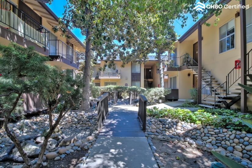 Luxury Executive Condo - New Renovation