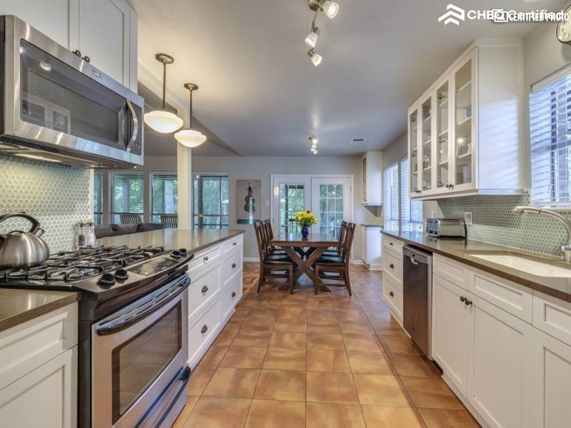 Close to Austin / Pastoral-Quiet-Secure