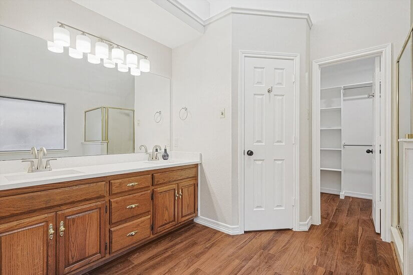 South Dallas 6Bed 3Baths 2Gar ATT fiber