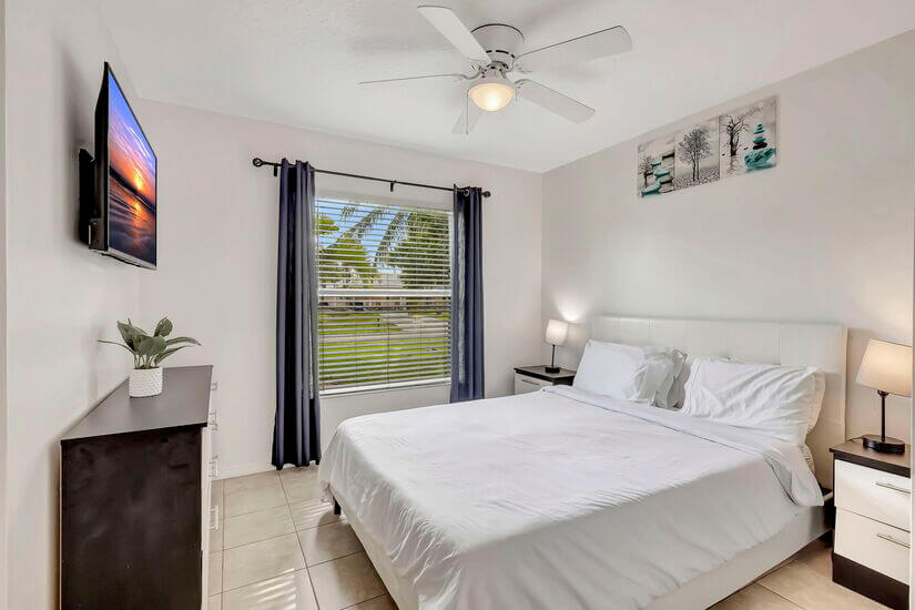 Entire House King Suite