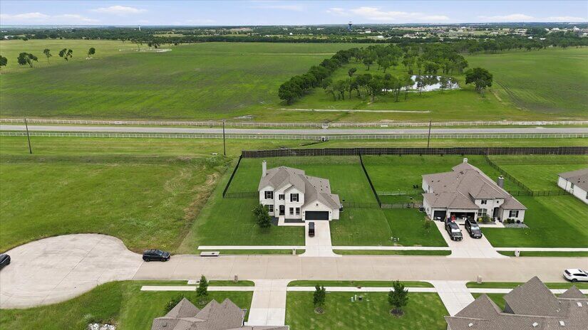 Spacious Corner Homesite