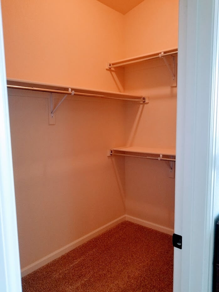 MBR features a spacious walk-in closet