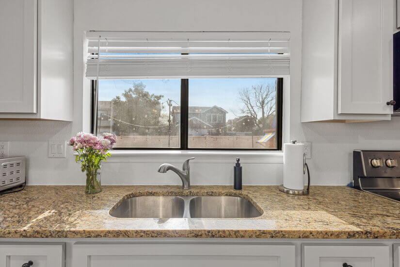 Luxury 4BR w/ Pool, Spa & Yard