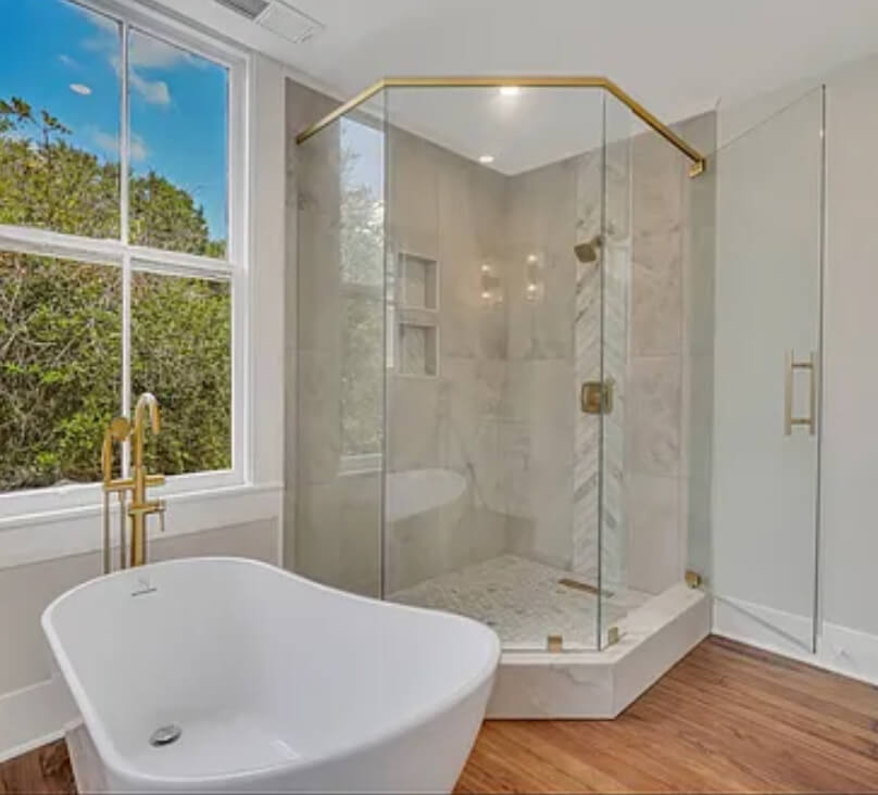 Upscale Living Savannah 3BR Private Yard