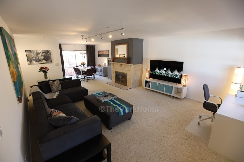 Beautifully furnished, spacious Denver monthly rental.