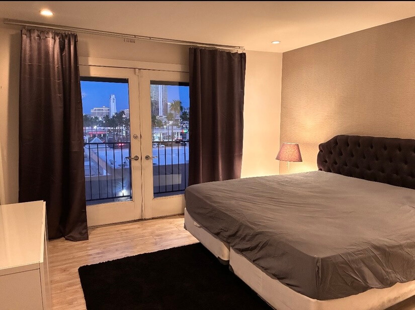 Strip View Town House 