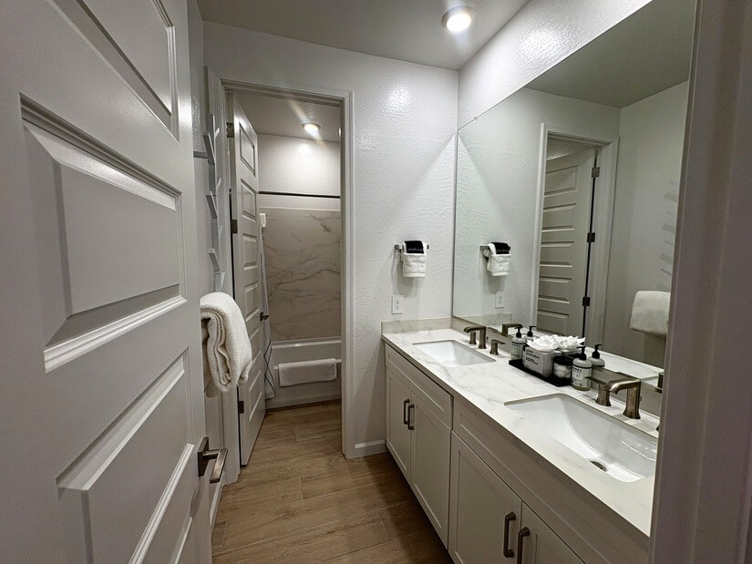 Gated Exec TH 3BR Trav Nurse Friendly