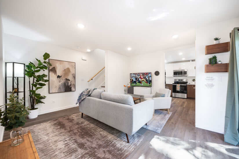 Turnkey 2BR Furnished Home Near UW