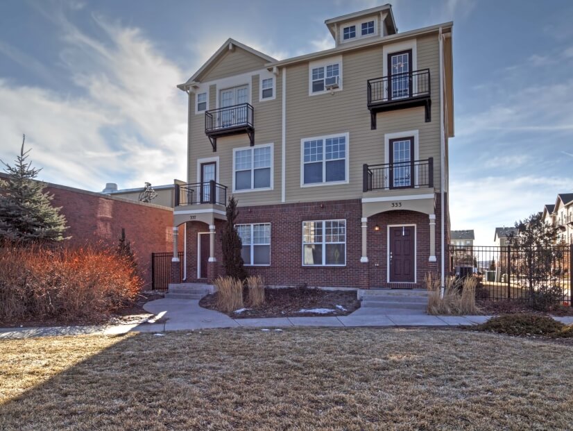 Executive 3 bedroom Downtown Townhome Furnished Townhouse for Rent in