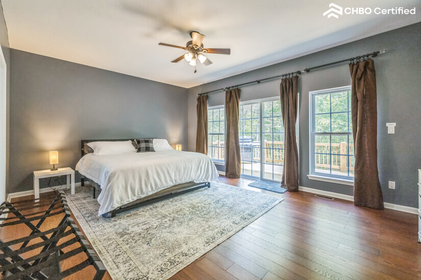 First floor - King bed