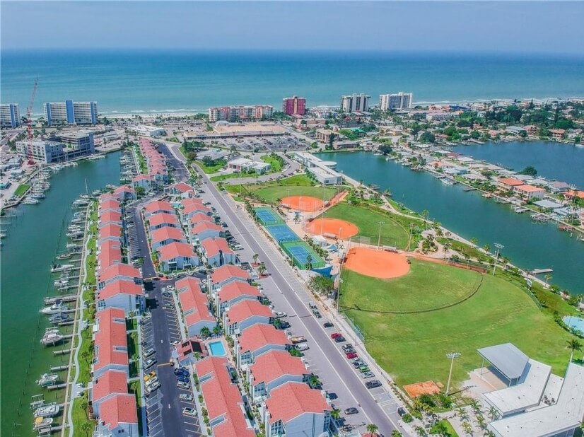 Close to The Beach and on Intercoastal Bay. With a Park!