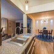 Cincinnati furnished apartment kitchen/dining