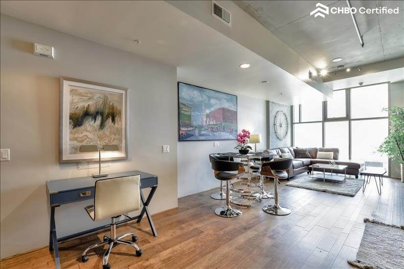 Beautifully Appointed 1 Bdm Condo 9th fl