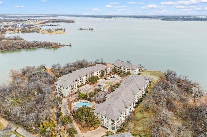 Furnished Lakeside Condo
