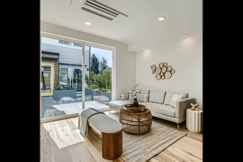 Queen Anne Townhome with Bonus Room