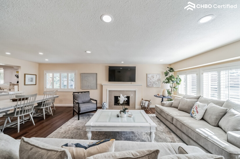 Bright, light and spacious living room, perfect for relaxing