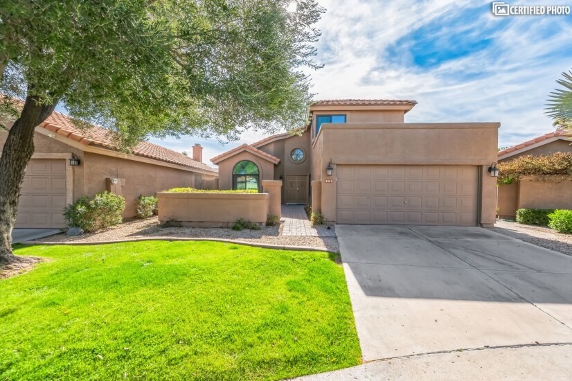 Upgraded Scottsdale Furnished Rental with Community Pool