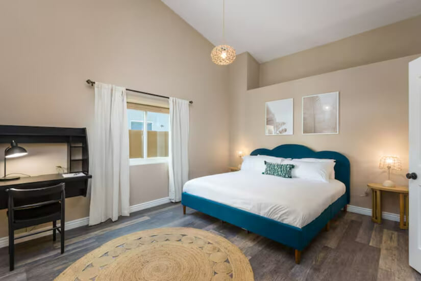 Master with King Bed.