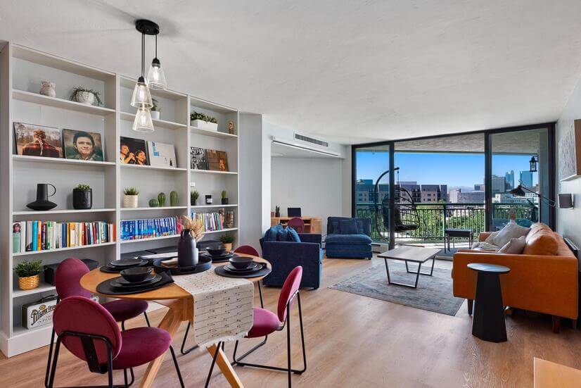 Add your favorite books to the bookshelf!