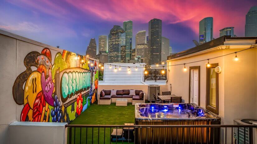 Rooftop w Stunning Downtown Views!