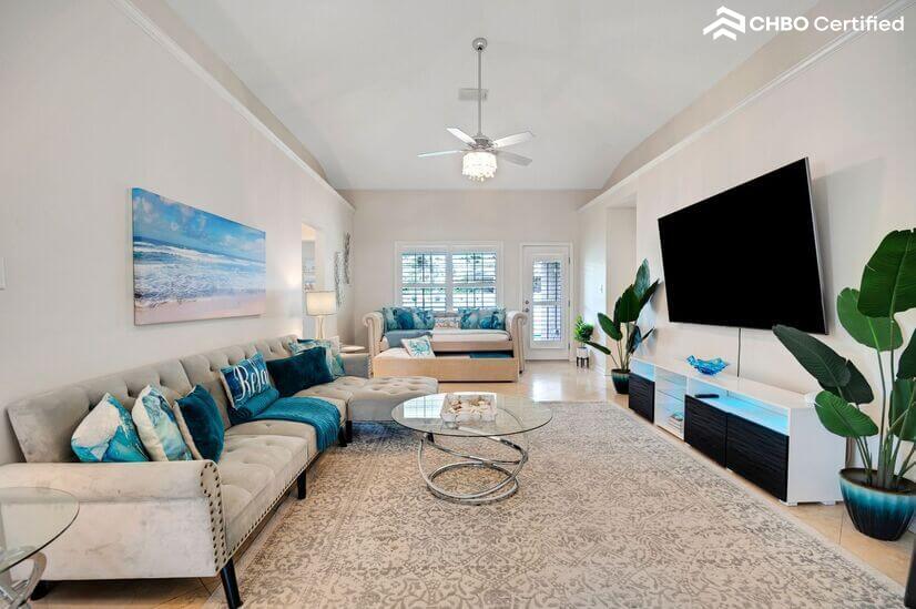 Luxury retreat & Private Beach