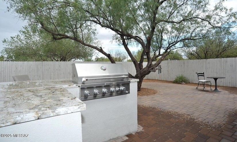 Outdoor grill