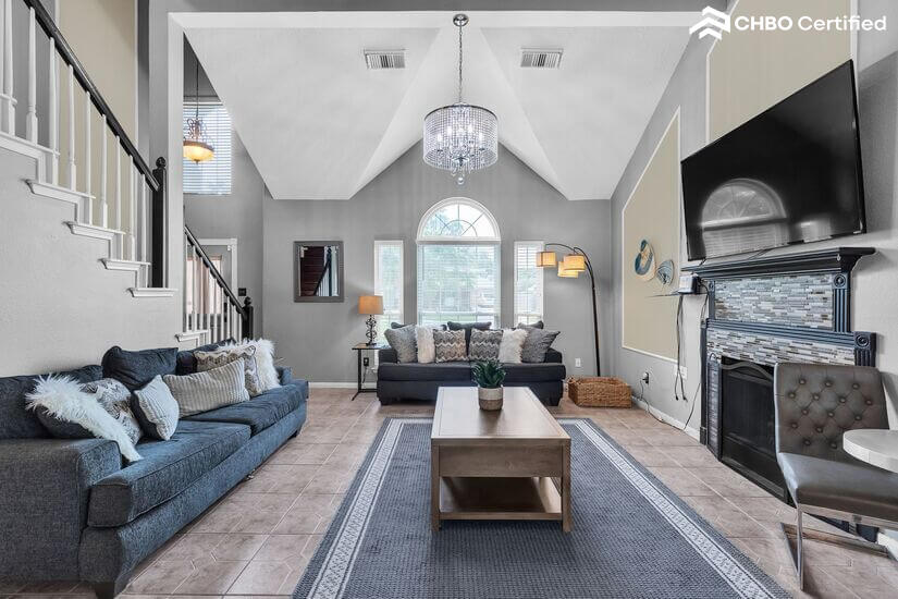 Beautiful large living room.