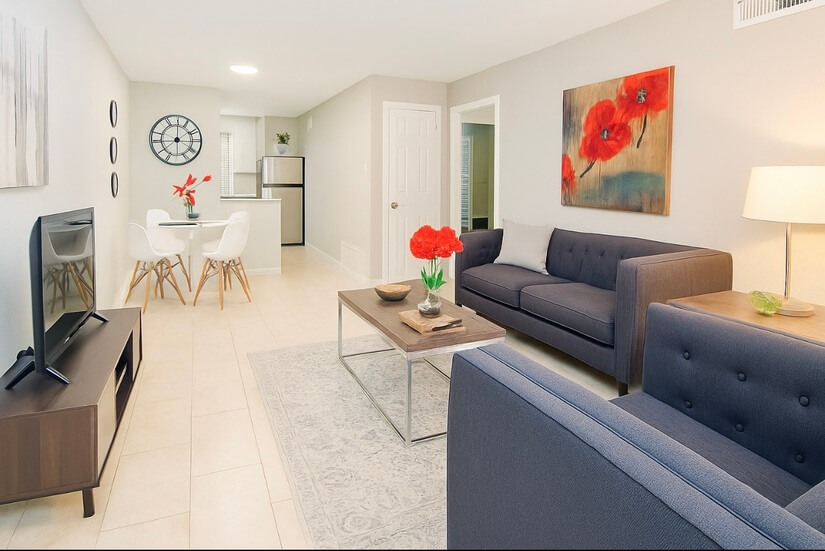 Living Room W/ Comfortable Couch