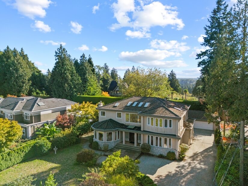 Elegant modern exterior with garden