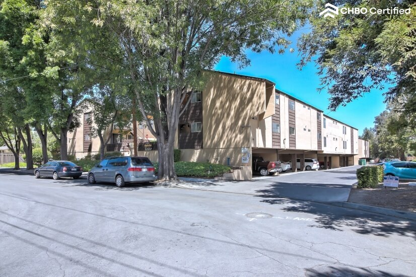 Luxury Executive Condo - New Renovation