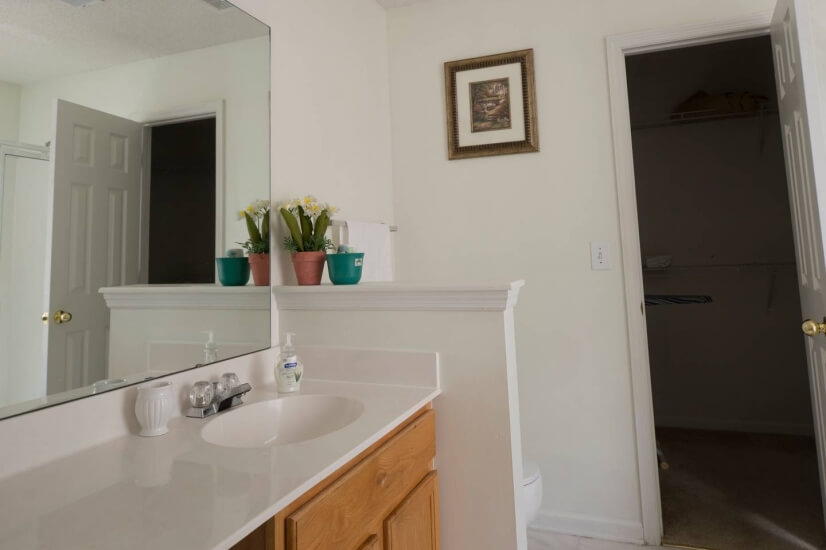 Spacious, Nice Location, New SofaBed