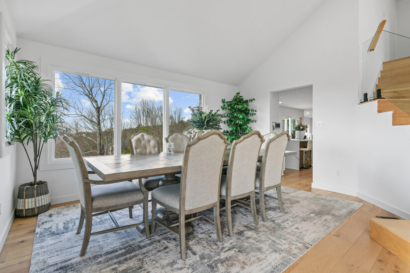 Dining room to kitchen entry