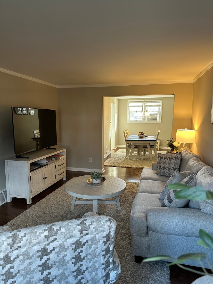 Living room with 65” TV