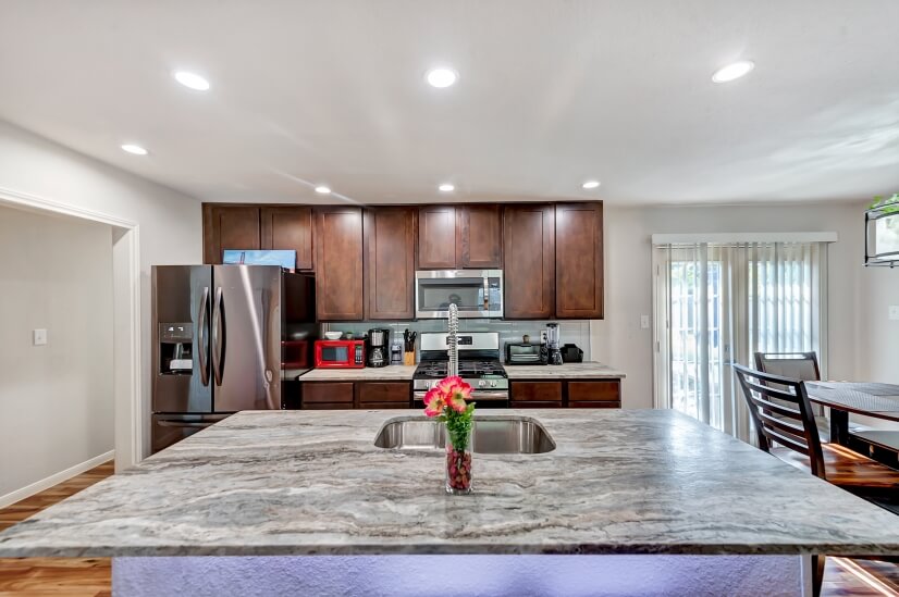 Gorgeous Brickhome 4/2 Updated! Modern!