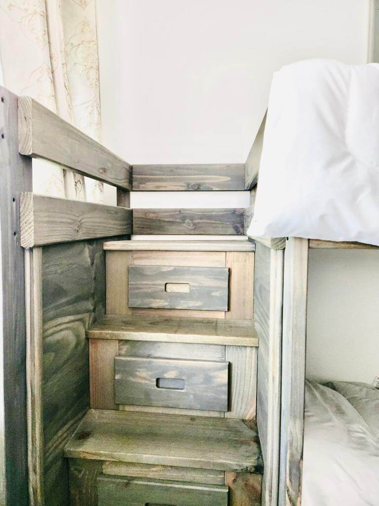 Side storage w bunk beds