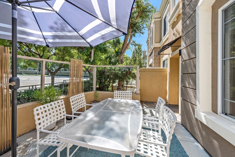 Beautiful urban feel patio