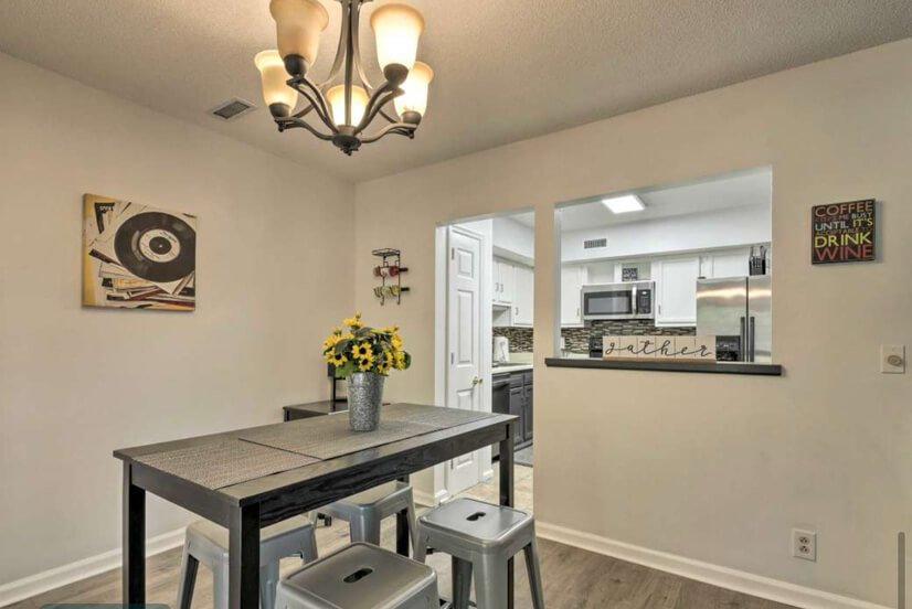 Dining area over looks kitchen