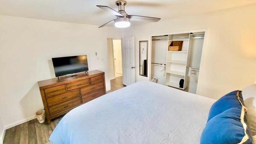 Bright and Modern 2BR Apartment