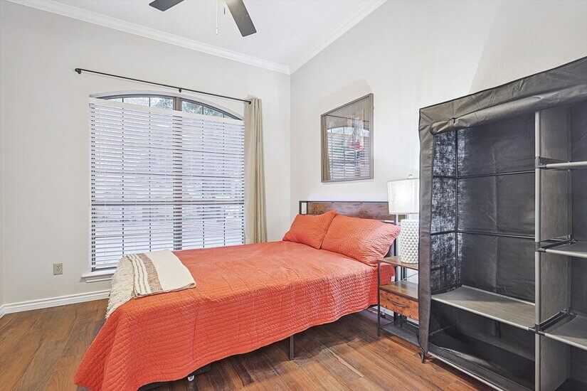 South Dallas 6Bed 3Baths 2Gar ATT fiber