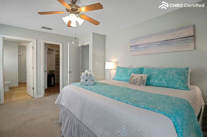 Primary King bedroom ensuite with spacious walk in closet