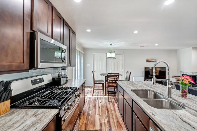 Gorgeous Brickhome 4/2 Updated! Modern!