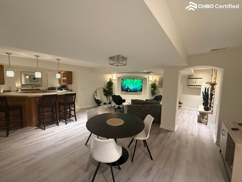 Furnished 1 bd Spacious apartment