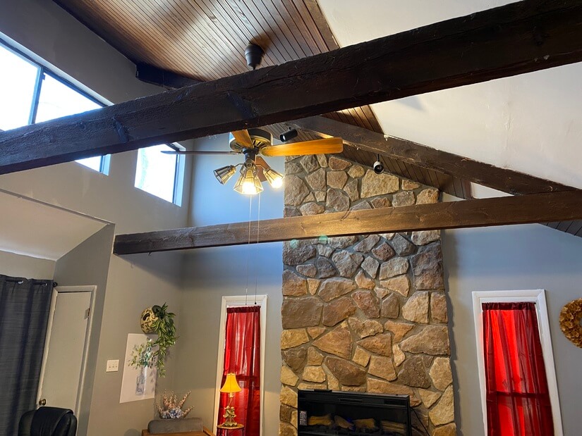 Vaulted ceiling in den/4 bedroom